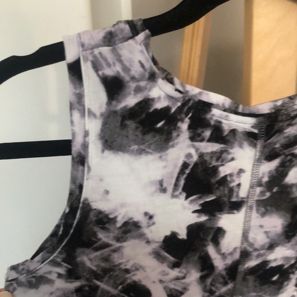 Simply Vera Wang Tank Top - Picture 10 of 11